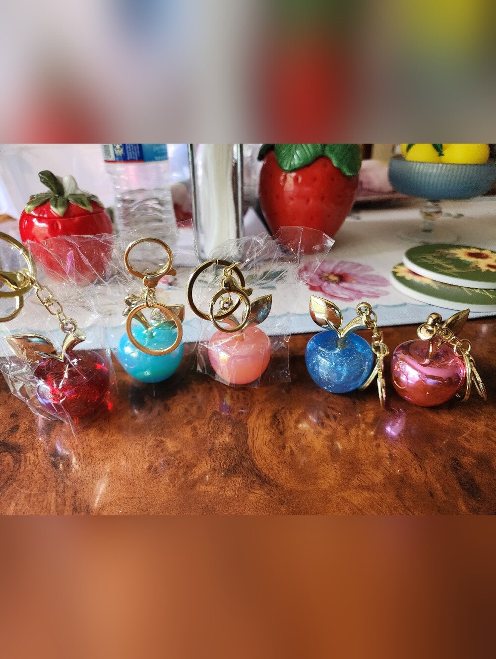 🍎 Cute Apple Keychain Charm | Glossy Fruit Bag Charm | Available in 5 Colors - Picture 3 of 3